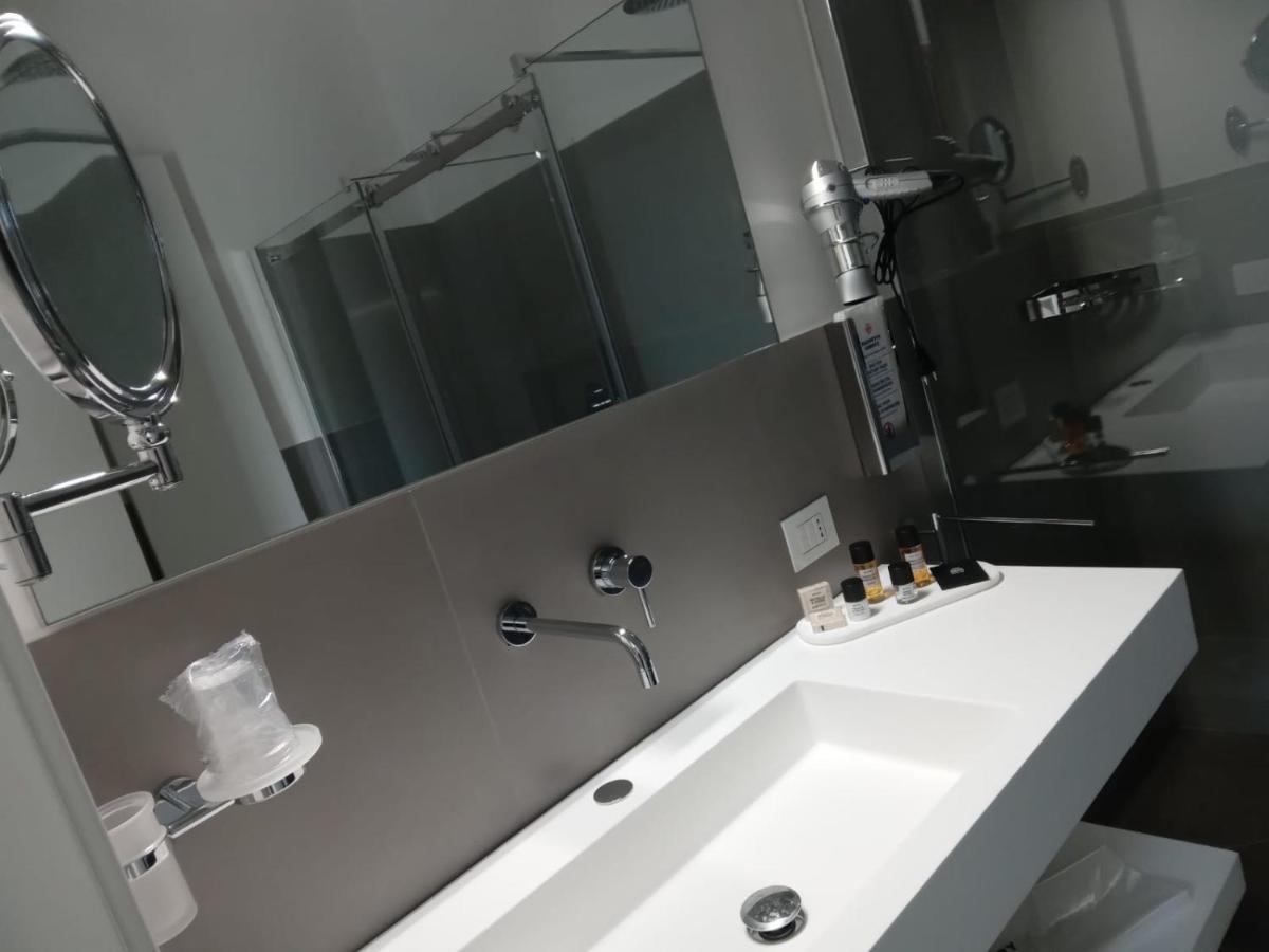 De Guidani Experience Hotel Lecce Bagian luar foto