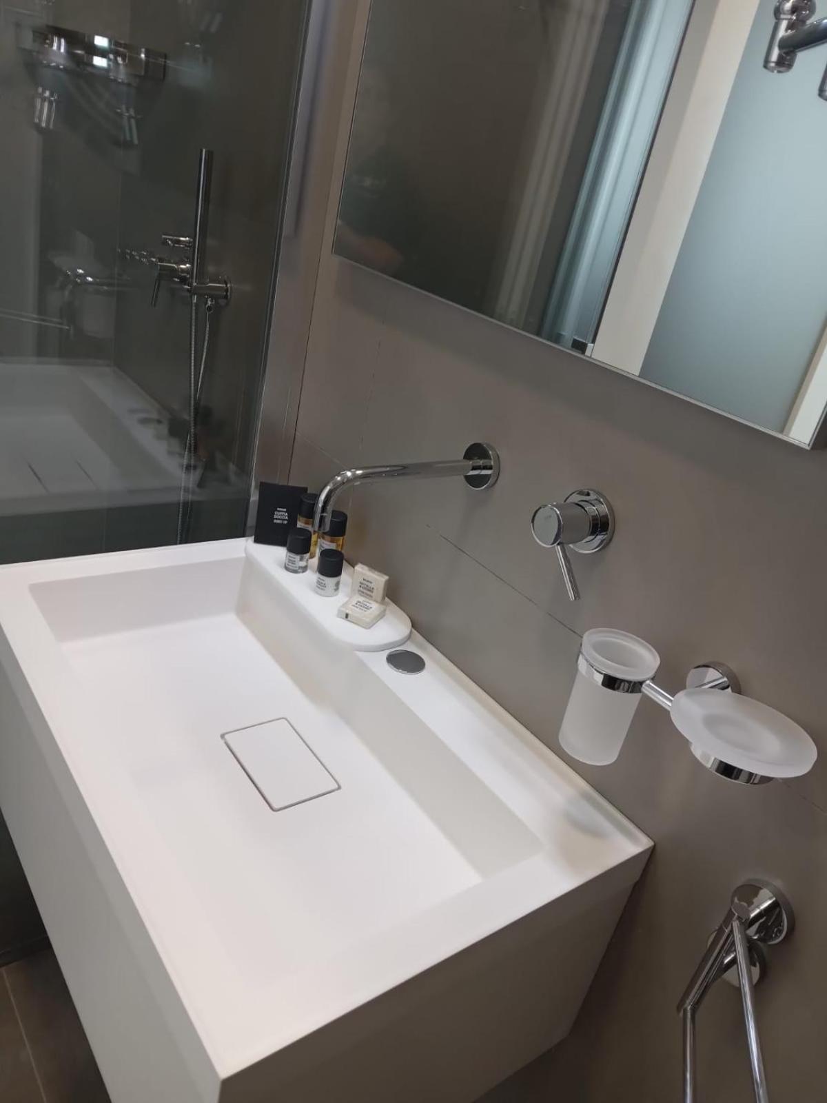 De Guidani Experience Hotel Lecce Ruang foto